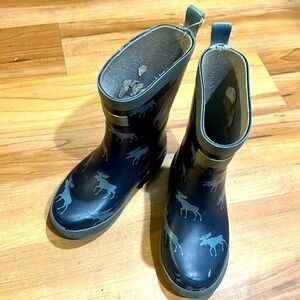 Hatley Boys’ Moose Rain boots.  Toddler size 9.​​​​​​​